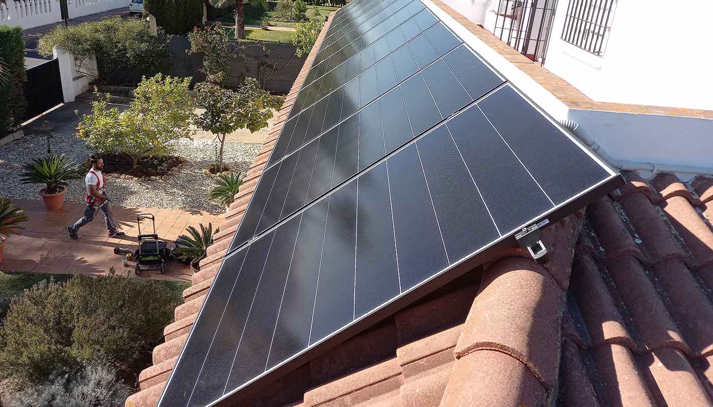 ¿Cuántas placas solares necesito para mi vivienda?
