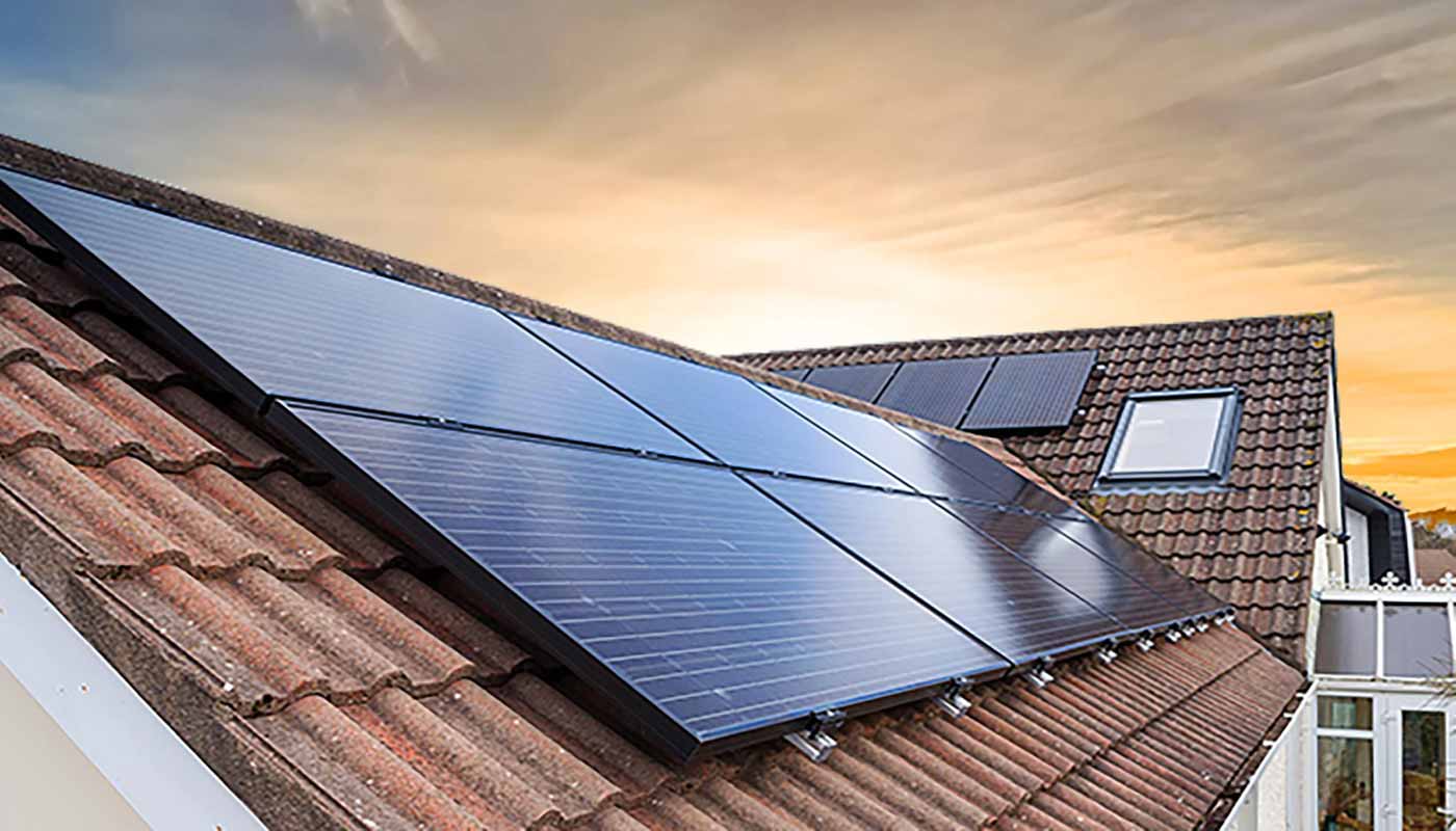 ¿De qué depende la potencia de los paneles solares?